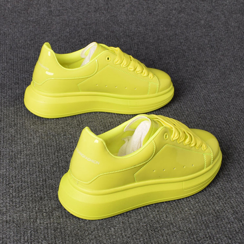 Casual Sneakers Men - Sepatu Kasual Putih Berlapis 2025 untuk