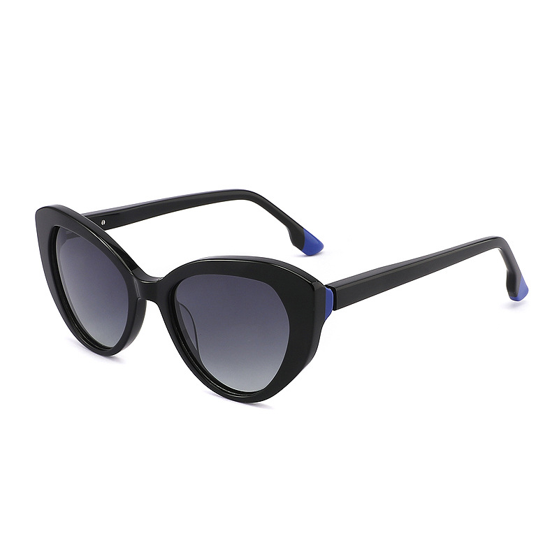 Men Fashion Photography - Kacamata Hitam Wanita Model Cat Eye